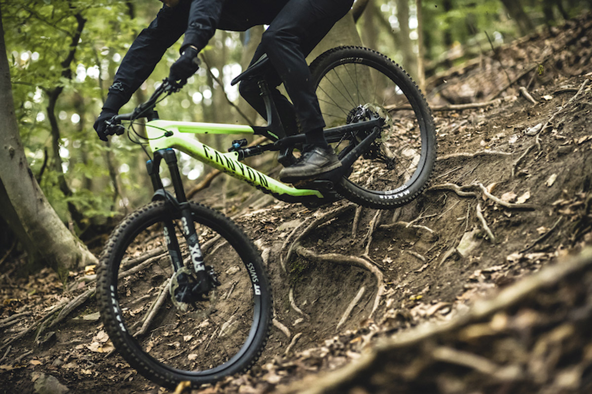 Ciclista con una bici mtb